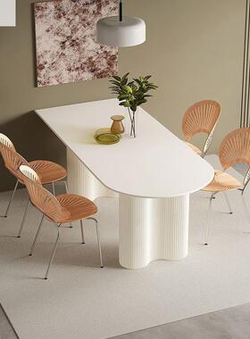 奶型油风岩板餐桌椅小户KAD轻奢简约长方形风椭圆岩板奶餐桌油餐