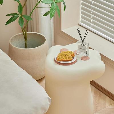 猫抓茶客厅用几奶油风椅子奶白色VXL滚塑边料几宠物凳子塑产品休