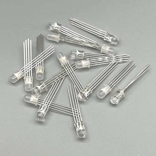 f5mm圆头全彩色RGB红绿蓝三色透明雾状共阴共阳四脚金线led灯幻彩