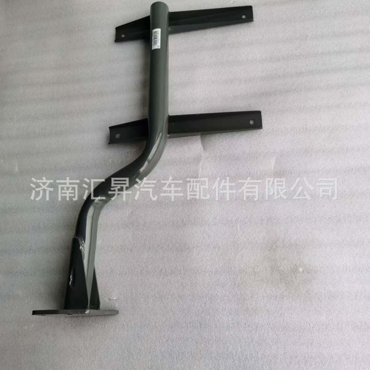 右前轮后翼子板支架812W61210-0638