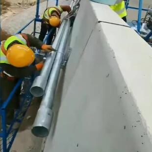 小车式桥梁施工台车升降款电动吊篮高速公路护栏外侧施工台车