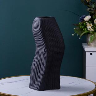 素烧黑色北欧简约创意褶皱花瓶水养插花陶瓷花器客厅玄关餐桌摆件