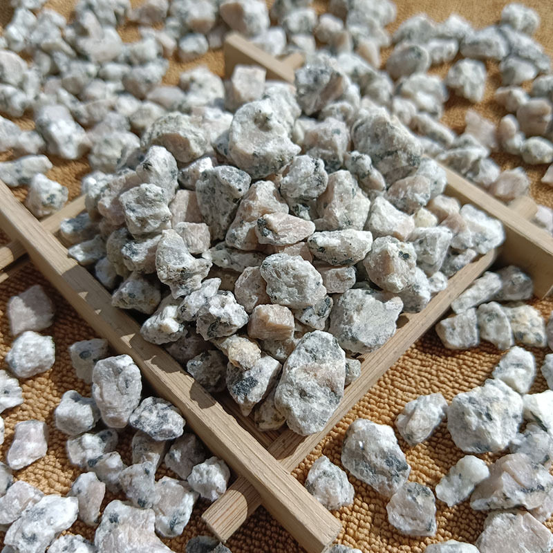 供应芝麻灰石子黑白点碎石/砾石庭院造景工程铺路用黑白色水洗石