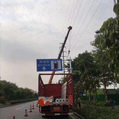 供应八角杆交通标识牌杆F型八角杆圆底座热镀锌道路标志杆