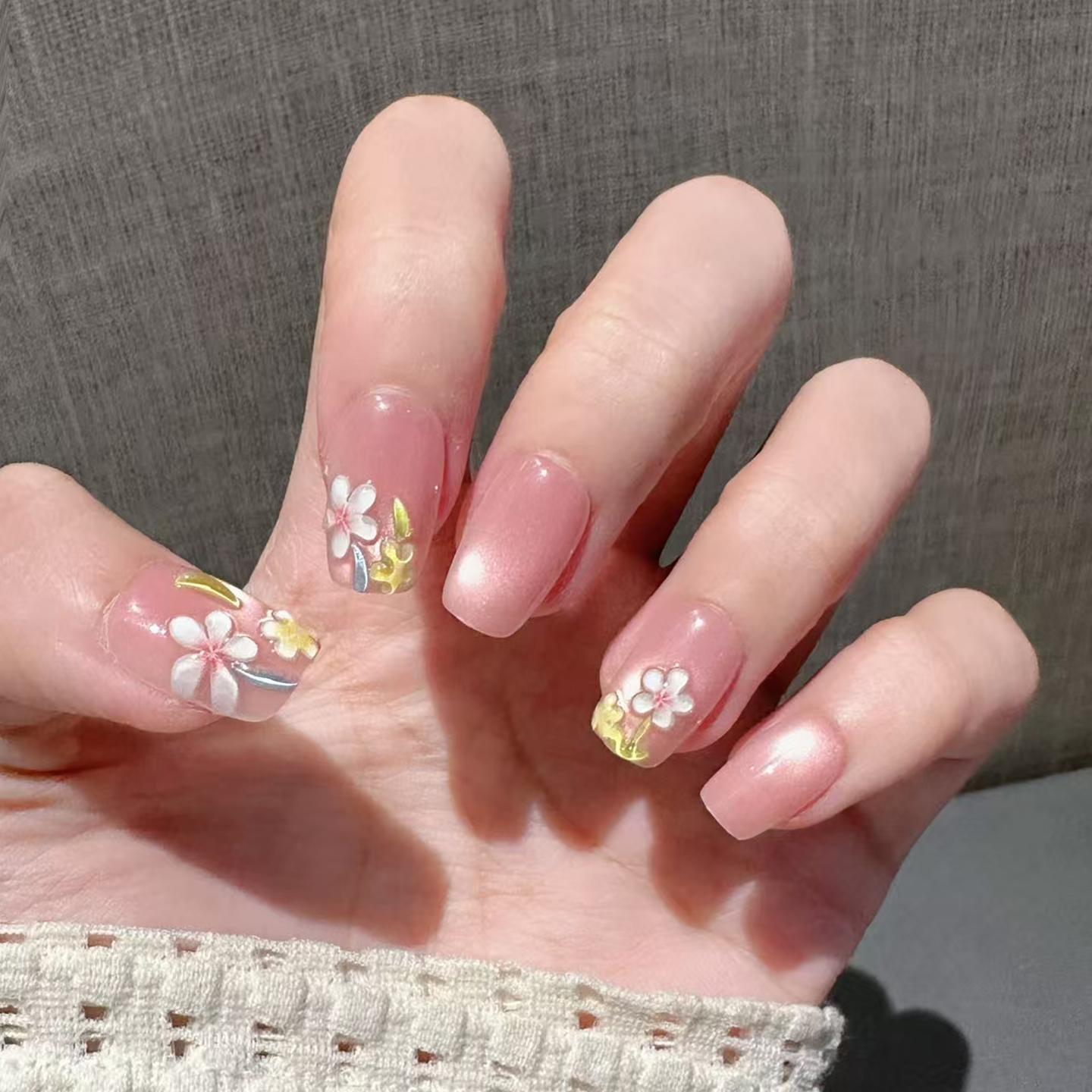 法式花朵穿戴甲粉色高级感