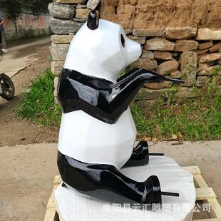 玻璃钢几何切面熊猫雕塑户外创意彩绘饭店门口爬树抽象动物摆件