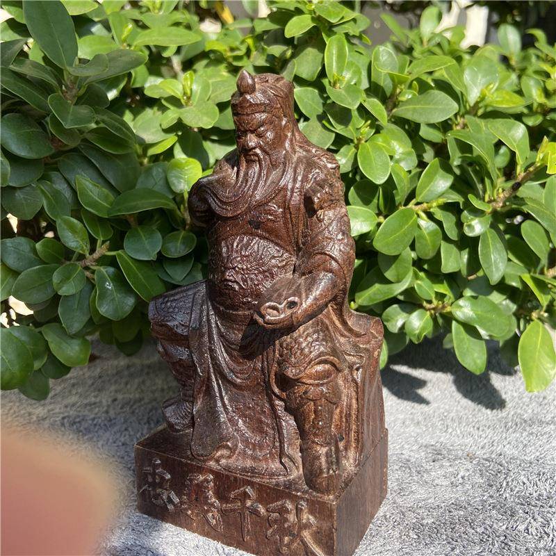 越南天然沉香木雕摆神件汽车关RUI摆设步关公关跨二爷羽人物实木