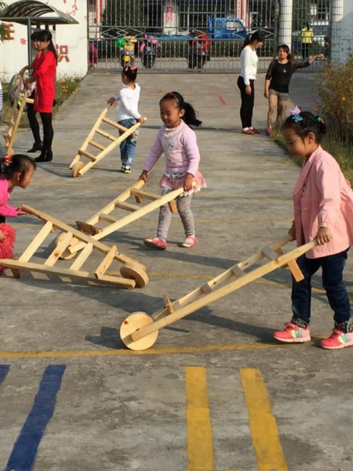 幼儿园户外感统翻斗手推车