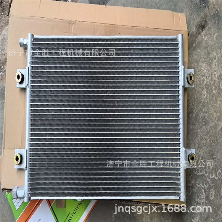 装载机柴油泵水箱散热器过滤器