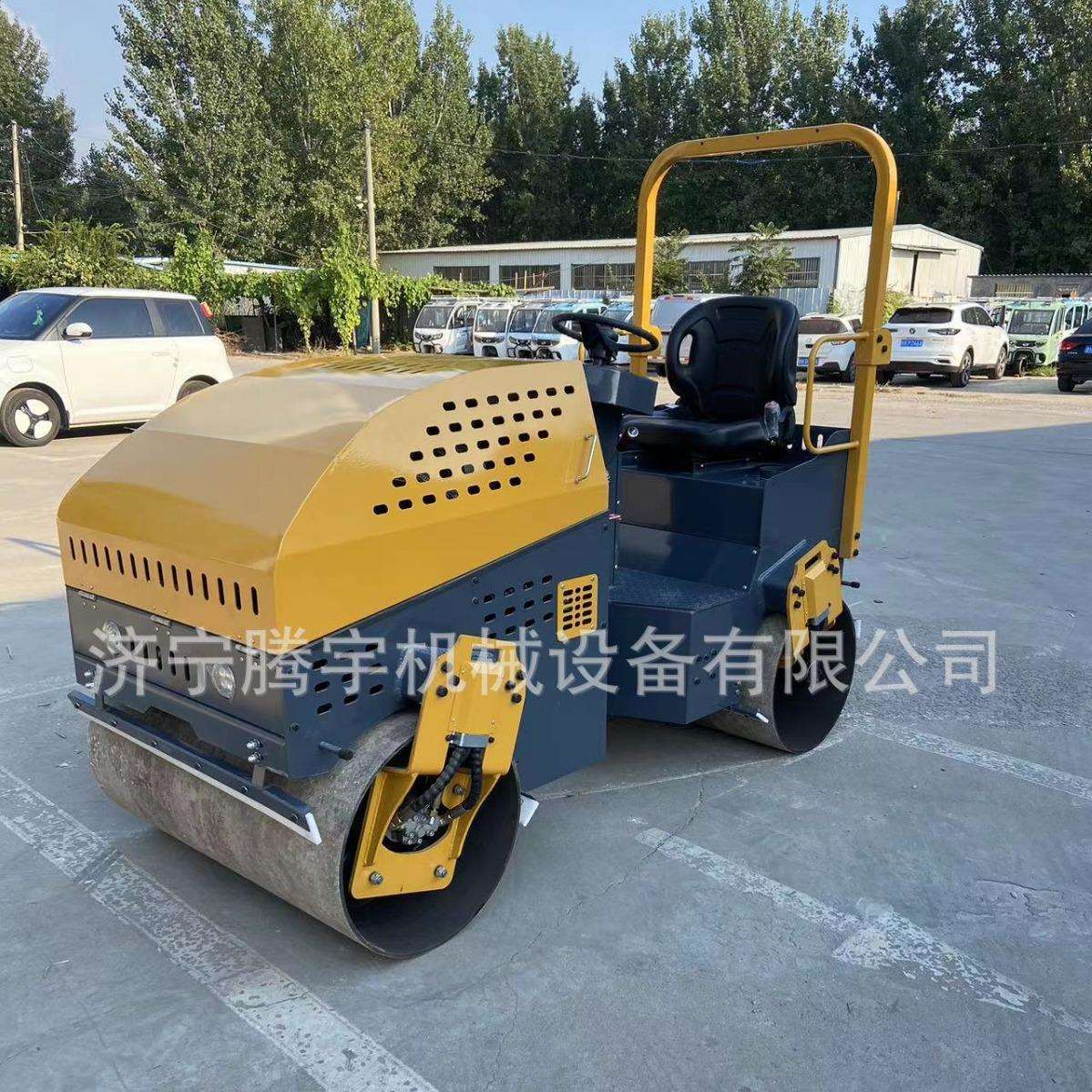 双钢轮全液压振动压路机双驱柴油震动压路机水冷液压钢轮压路机