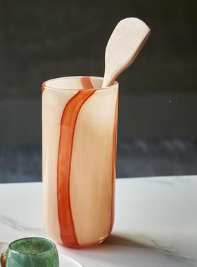 北欧简约渐变红竖纹直花BX8-G08-瓶餐水桌客厅软装家居郁金培香筒