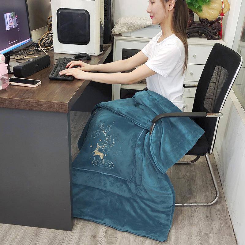 加厚冬款牛奶绒抱枕两用靠枕午睡枕被毯抱枕被盖头车载子子二合一