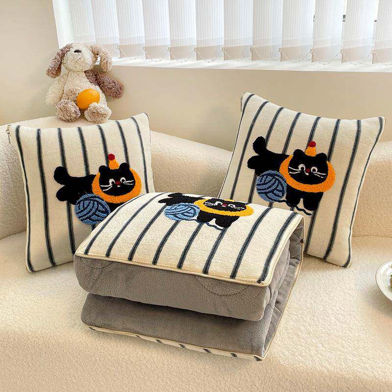 拉德抱枕被子两用二合一冬ltao8413季加厚珊瑚牛绒办奶公室美枕午