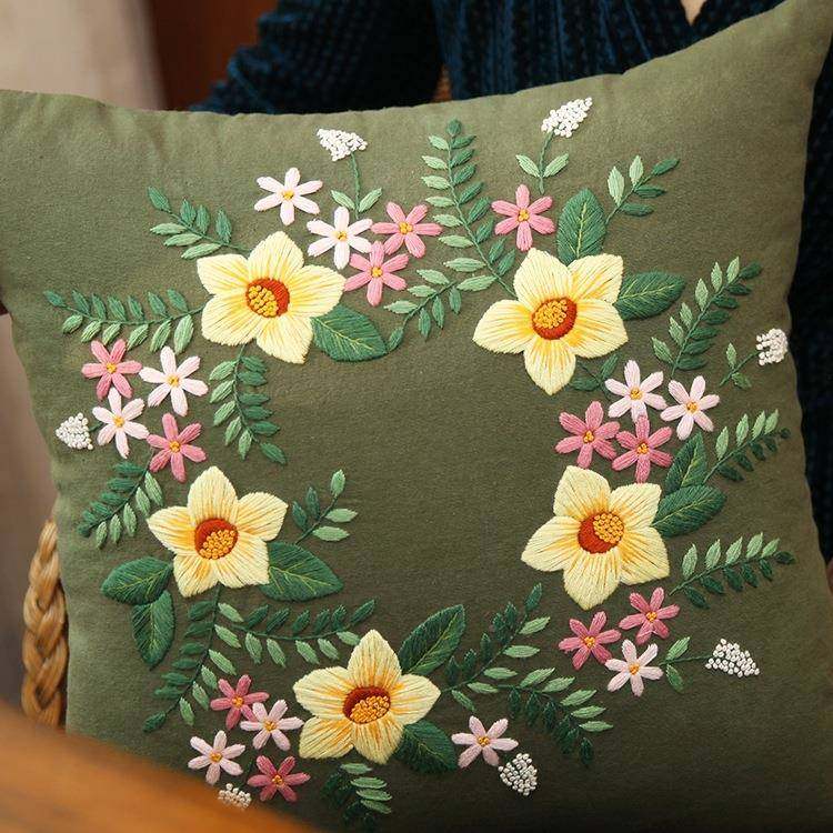 刺绣料抱靠材包鲁绣靠背花卉垫客厅F96568HT手工diy汽车摆件十字