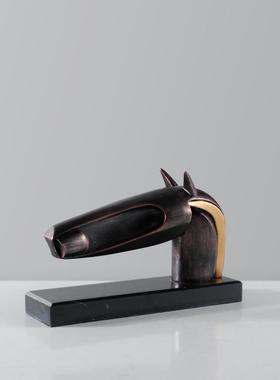 代现新中123式样板房马头摆件理树面脂大石抽象动物马桌书柜摆件