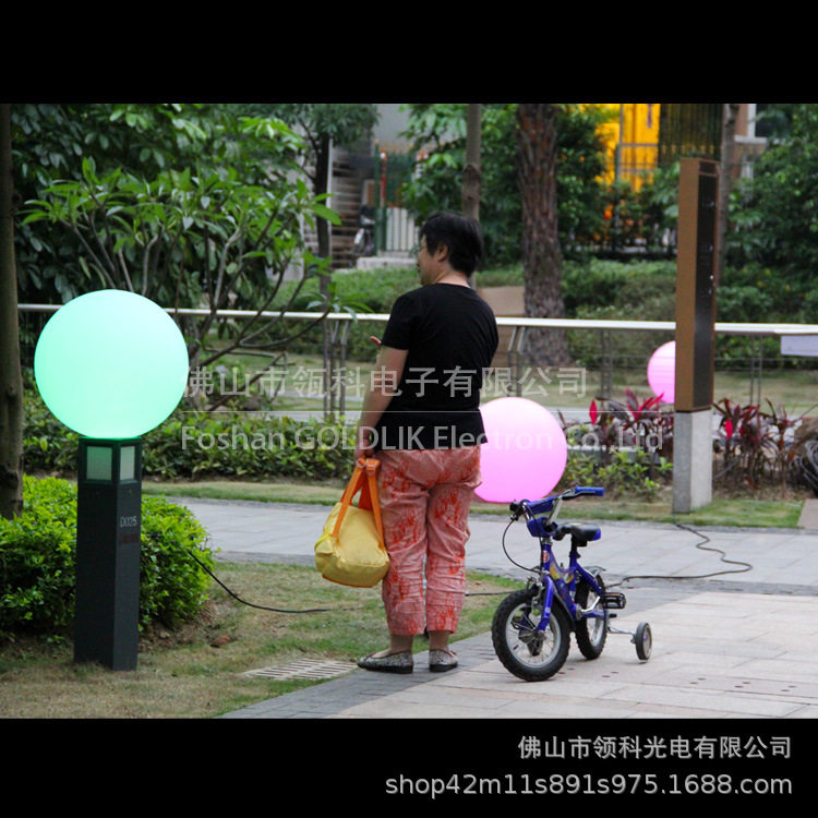 庭院太阳能防水发光草坪灯