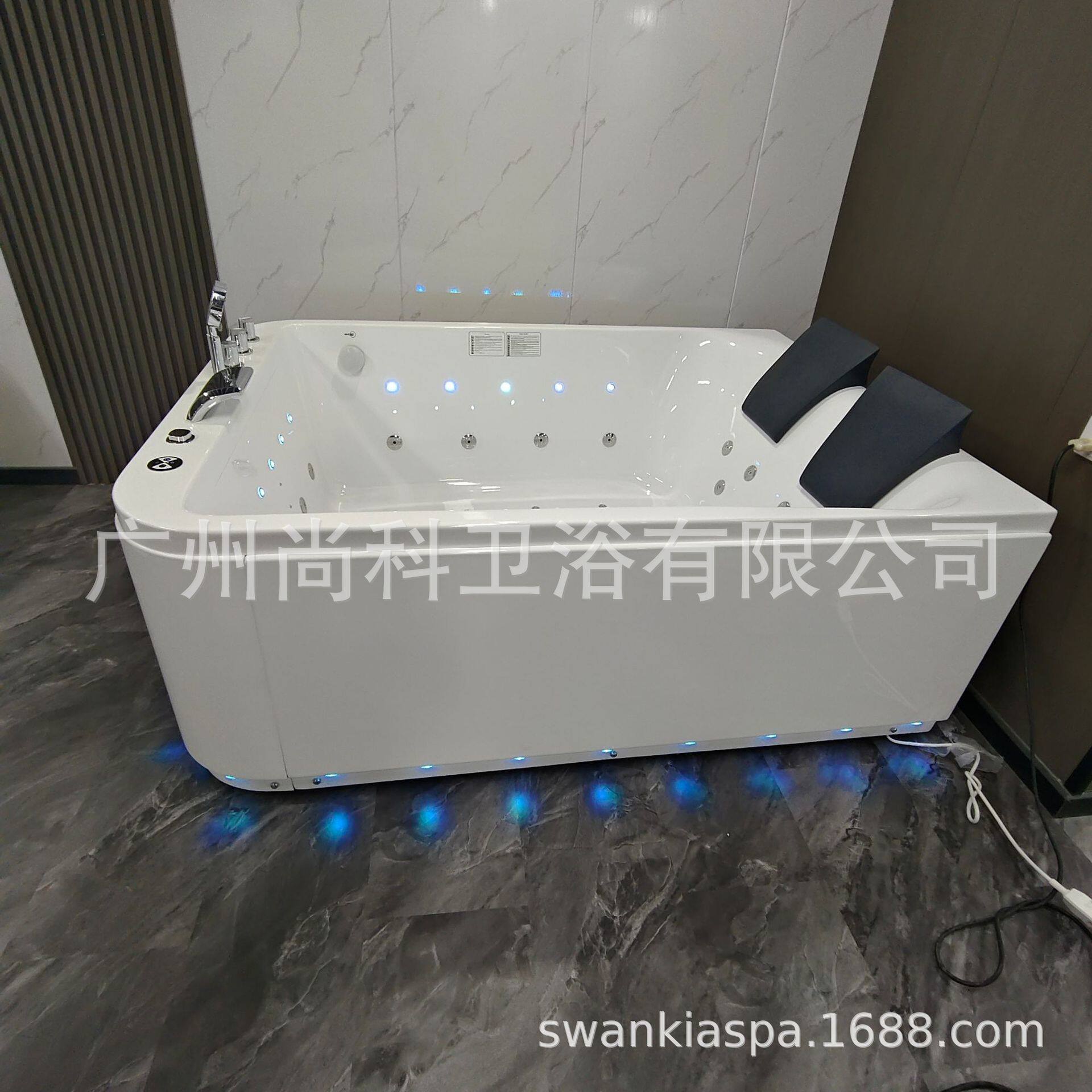 大瀑布冲浪按摩浴缸恒温加热成人家用浴盆亚克力酒店别墅大浴缸