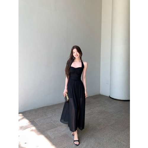 网纱挂脖连衣裙带胸垫露背长裙