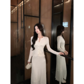 女肌理设计感a字半身裙套装 优雅木耳边针织开衫 曼妙柔塑 1XTWO
