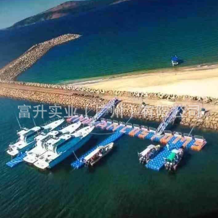 海上塑料浮筒靠船码头泊位