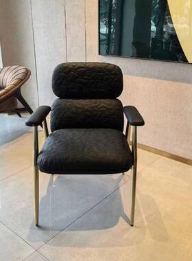 克莱因蓝休闲21510奢设计师创意异形弧形扶沙手弯色管轻单人发椅