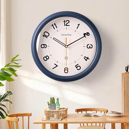 2025新款客厅挂钟简约现代家用创意挂墙免打孔奶油挂表网红时钟表