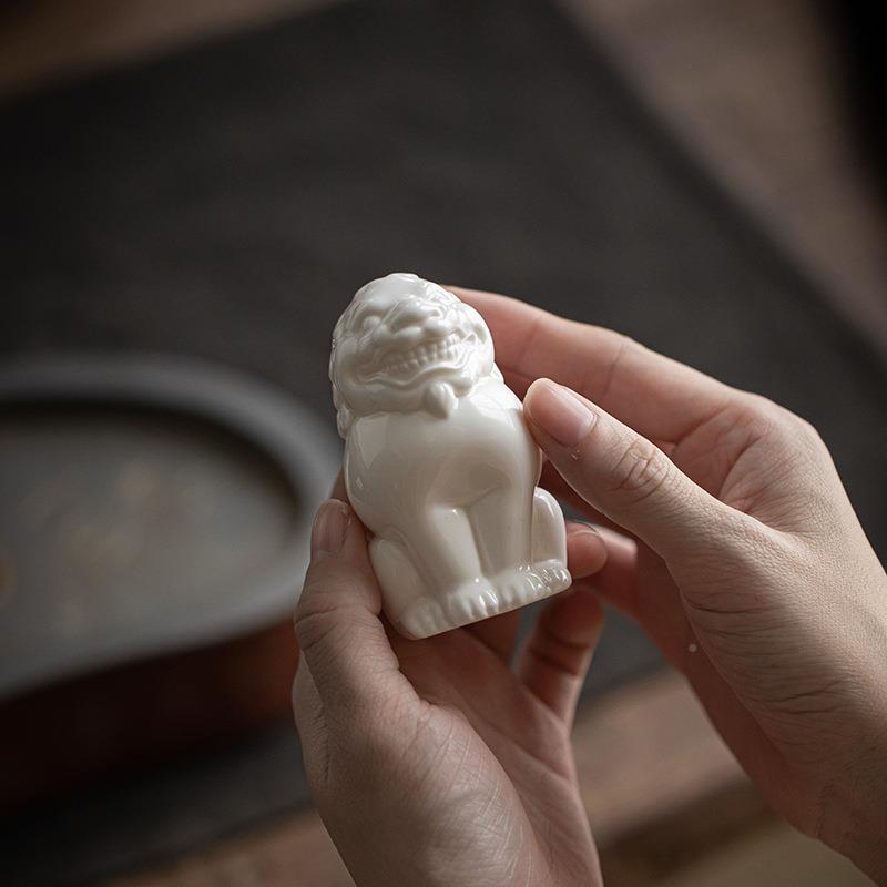 KUA墨己陶瓷吉茶宠摆件道配件狮子茶席玩茶物摆设玉泥白瓷狮行乐