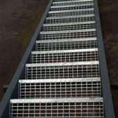 铁楼梯踏步板钢制热镀锌格栅楼梯踏步钢格板钢结构不锈钢铁台阶板