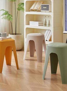 家用塑凳子SWQ可叠放收纳凳现简约餐厅凳子革软包料坐垫塑代皮料