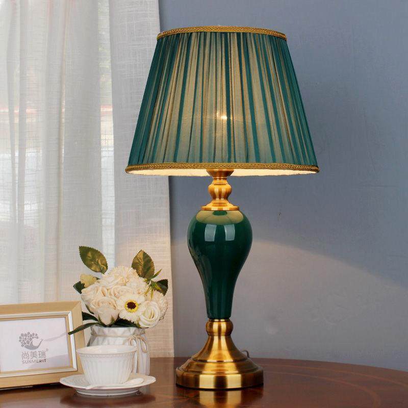 欧式台灯陶瓷美式轻奢卧室床头灯温馨客厅田园法式复古结婚红绿色