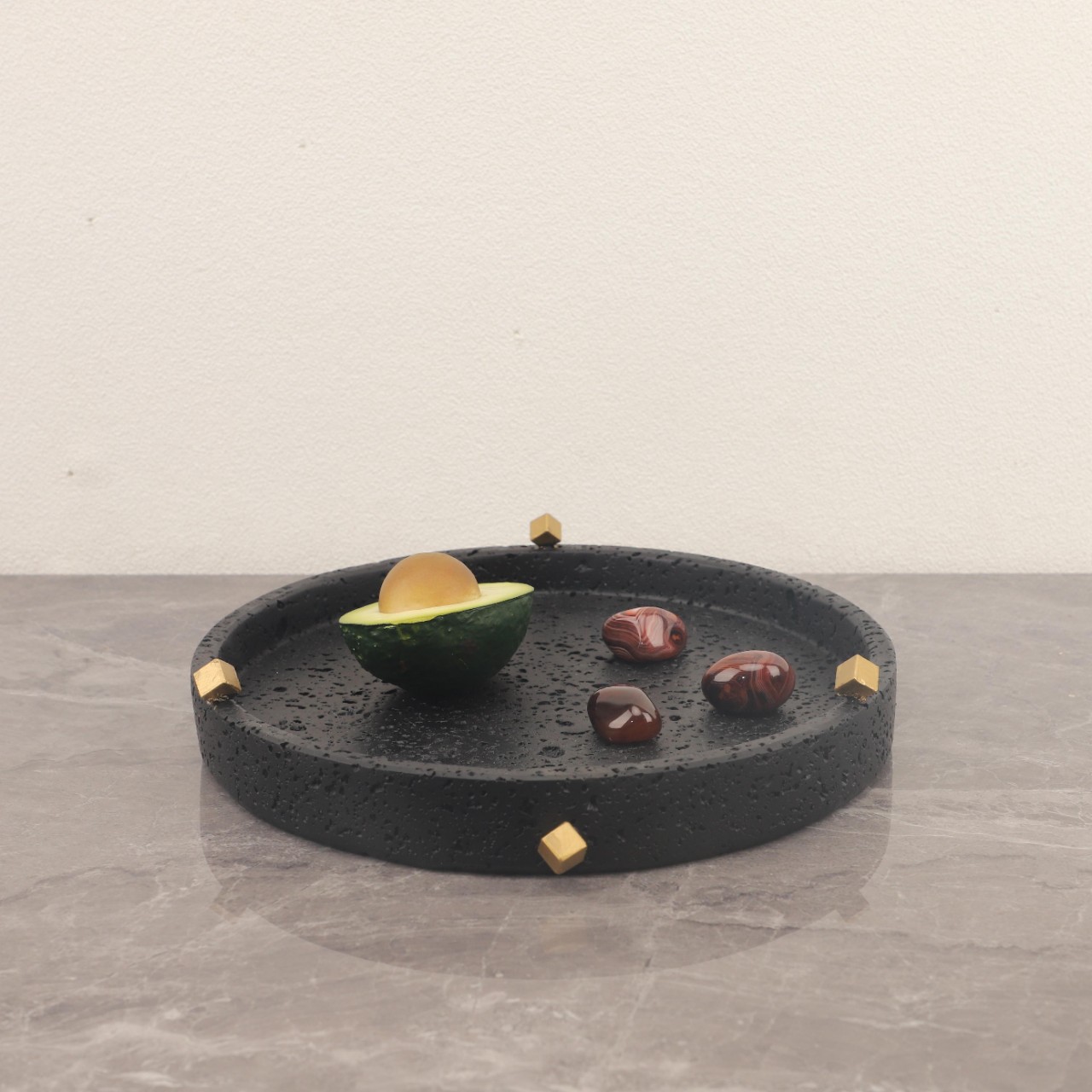 现代简约仿洞石圆形树脂果盘托盘客厅餐厅茶几的感受软装家居饰品