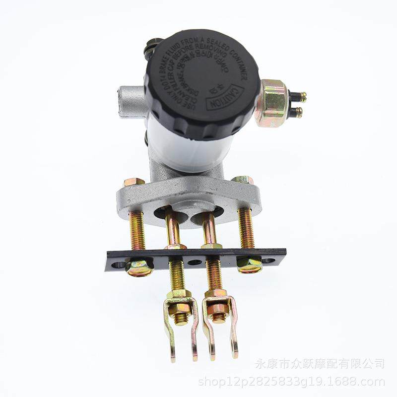 卡车刹车泵刹沙滩车配件碟02刹一托三车主泵卡钳总泵脚丁上刹泵