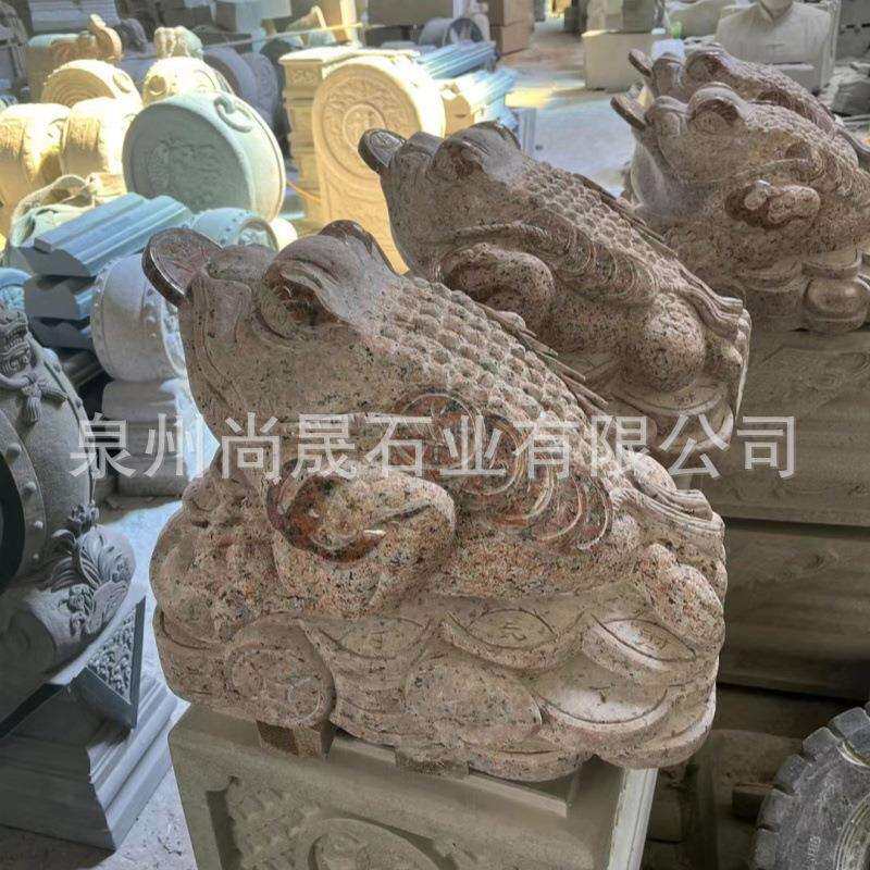 石雕金蟾天蟾印度红花岗岩雕刻青蛙癞蛤蟆动物雕塑摆件蟾蜍石雕塑