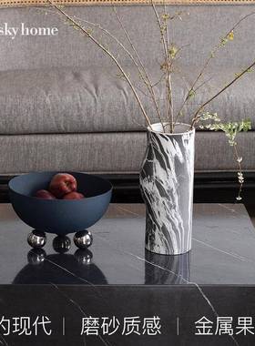 迪斯约凯15334+15现代简金属感果磨三角居家装饰桌盘面摆件