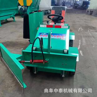 养牛舍地面草料清扫车牧场贴地面推料清理车小型电动款牛槽推料车