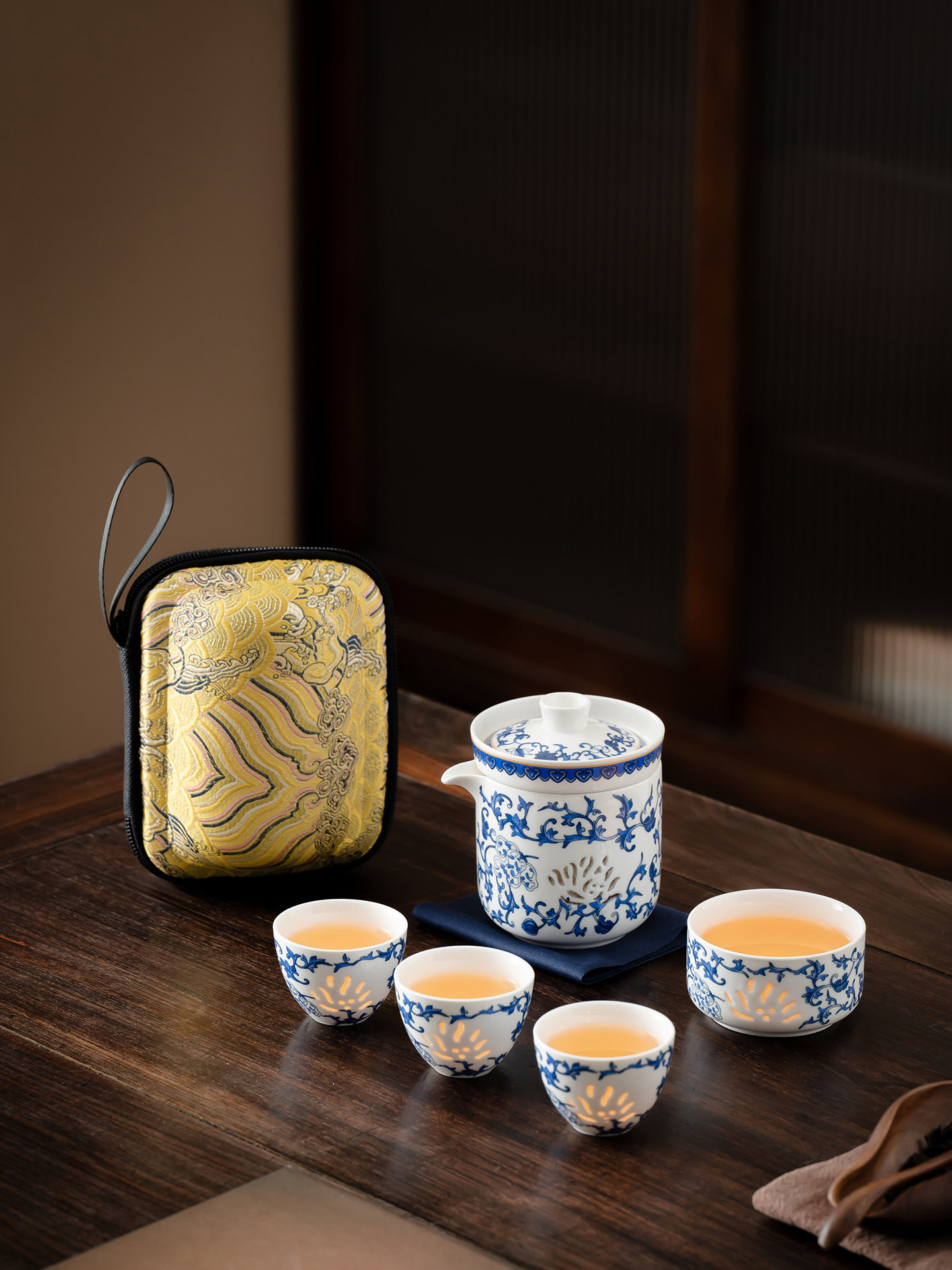 青花玲珑瓷旅行茶具套装家用茶壶茶水分离便捷式户外收纳送礼茶