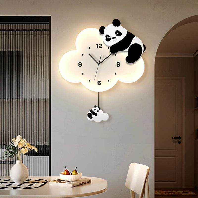 熊猫壁钟家用客厅2恬云憨熊创025新款网红挂墙意时钟灯挂简约餐厅