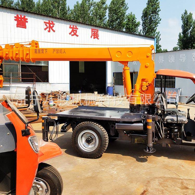 3吨5吨五征三轮随车吊三马车自备吊自动腿小型吊机吊装