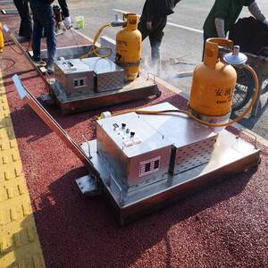 青路面加板混补凝土路面裂缝沥坑槽热修沥青路面热再生红外加656