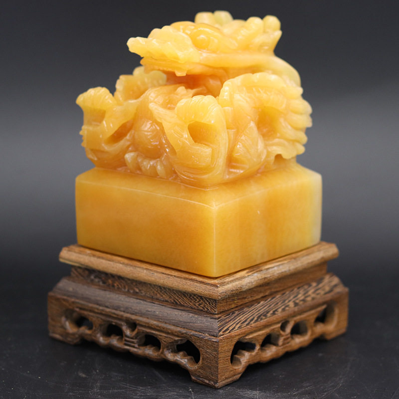 天然米黄玉盘龙印章玉玺摆件工艺品居家办公室摆设