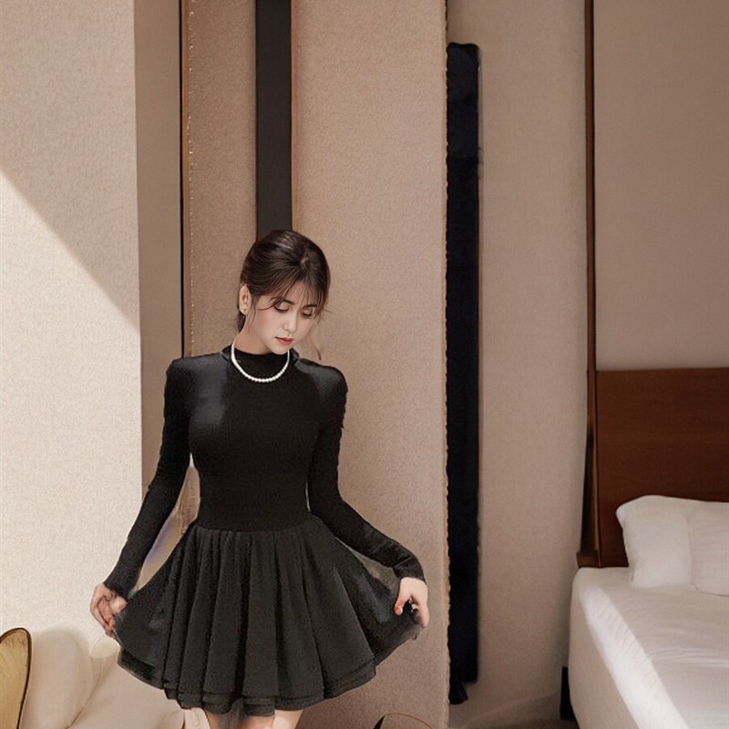 小黑裙公主针织连衣裙女秋冬新款内搭半高领气质长袖收腰蓬蓬裙子