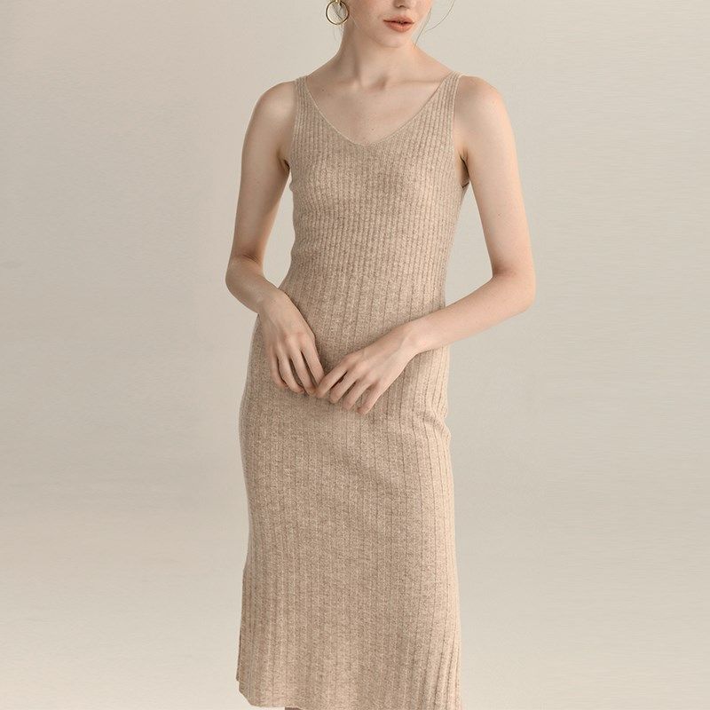 秋冬新款显瘦针织背心连衣裙长款修身吊带打底裙内搭毛衣裙纯羊毛