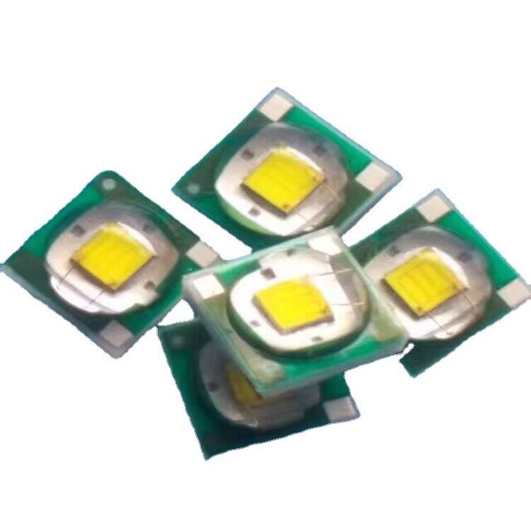 双金线封装仿科锐cree xpe白光灯珠 1-3W陶瓷3535白正白灯珠