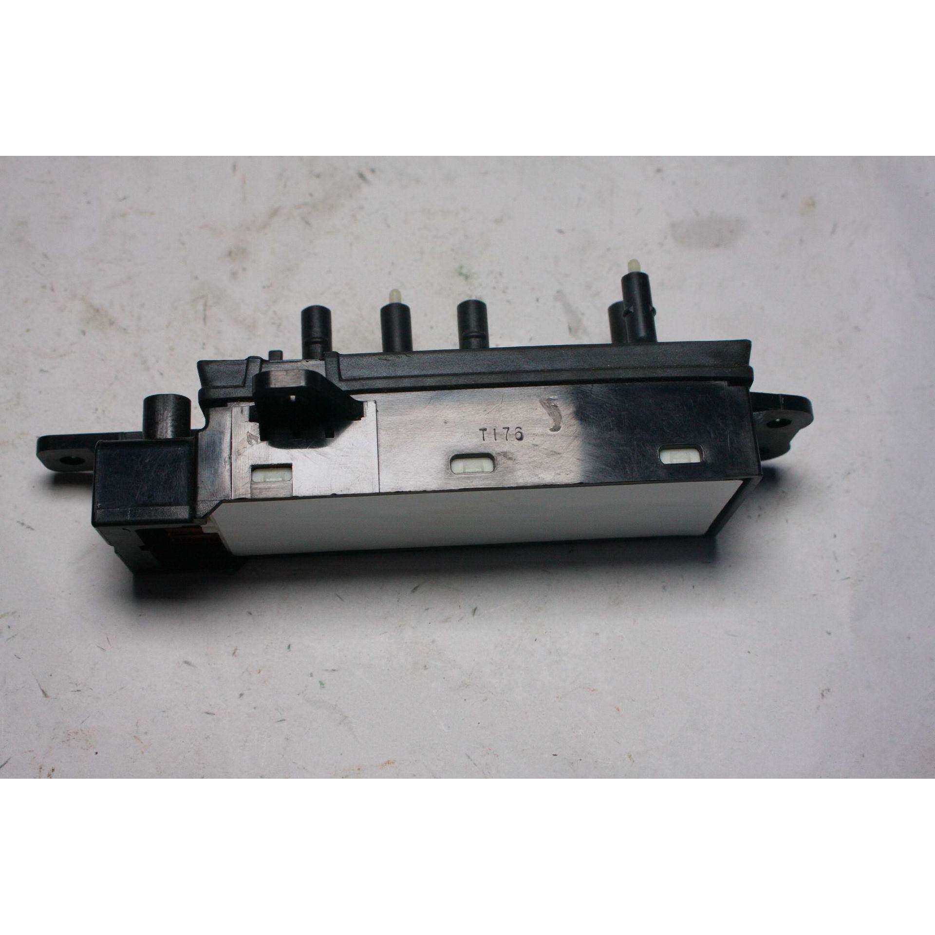 SA20-88-2G1M1适用于马自达S3开关(前电动座椅,左)