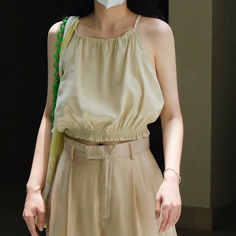 挂脖小吊带背心夏季薄款外穿黑色宽松显瘦松紧收口无袖削肩上衣女