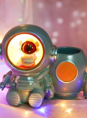 宇航员小夜灯创意笔筒儿童房间书桌摆件男孩男生男童多功能装饰品
