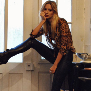 欧美风微透雪纺长袖中长款豹纹衬衫时尚女21春季新款女装上衣薄款