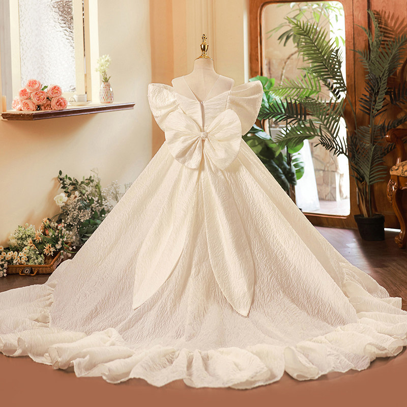 女童礼服轻奢小众高端2023新款夏儿童走秀主持人礼服白色钢琴拖尾