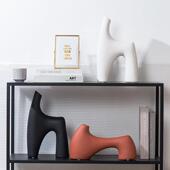 现代黑白不规摆则件酒客房艺术品大堂吧店台设售楼VRX处前台装 饰