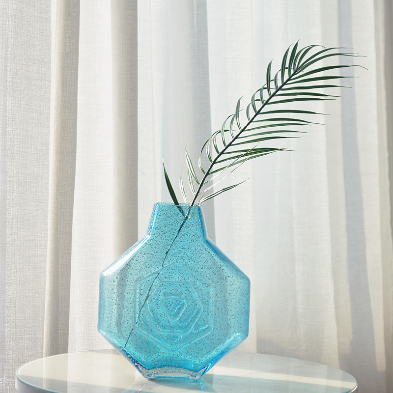 玄关装饰样板房摆件简约客厅插花蓝色透明浮雕扁形花瓶玻璃制品